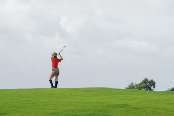 female golfer swing